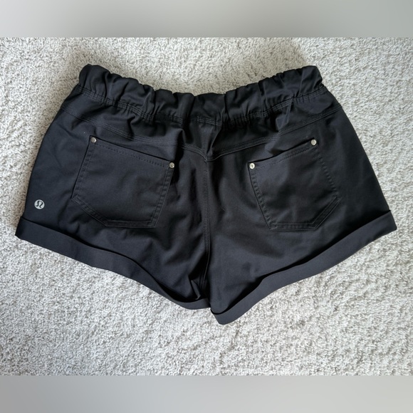 Lululemon Spring Break Away Short II Black size 12 - Picture 6 of 6